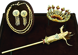 [Skippy W., Tiara, Earrings, Necklace and Scepter image]